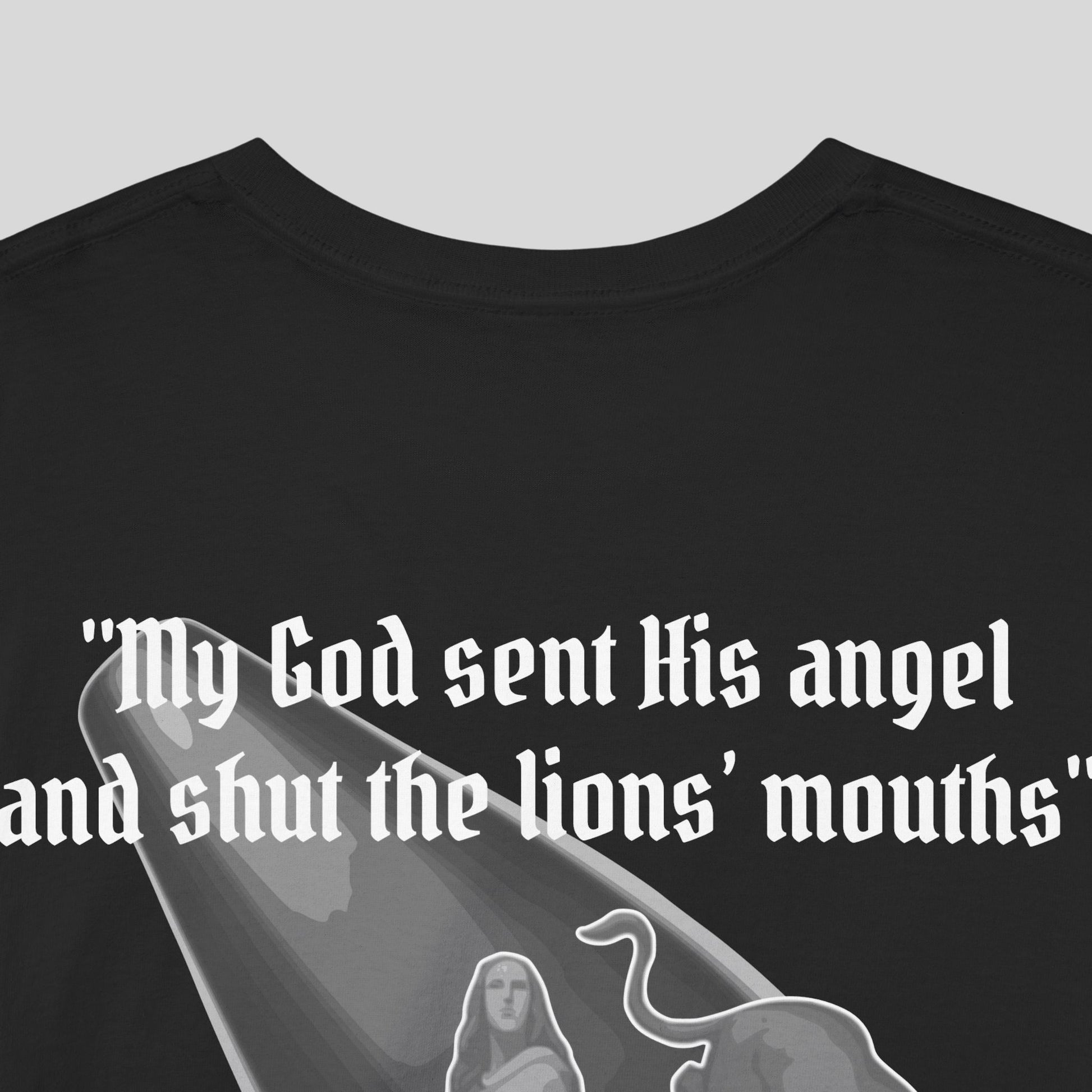 Daniel in the Lions’ Den - Men's T-Shirt (Dark Edition)